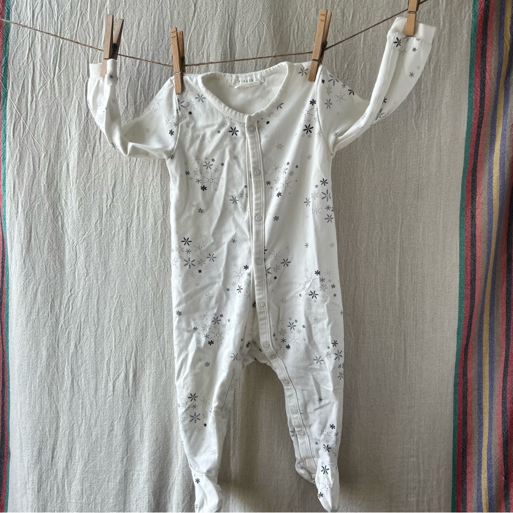 Snowflake Fitted One-Piece Stretch Organic Cotton Pajamas